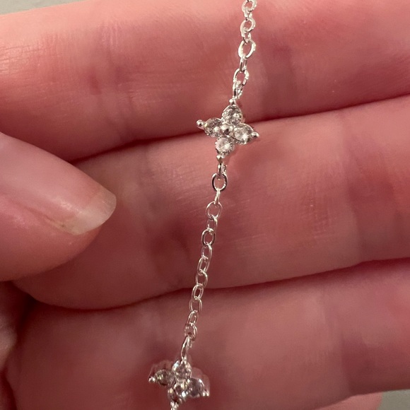 925 Sterling Silver Plated Clover Bracelet - Picture 3 of 6